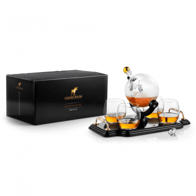 Whiskeykaraffel Elg med 4 glass og trebrett 0,85 liter